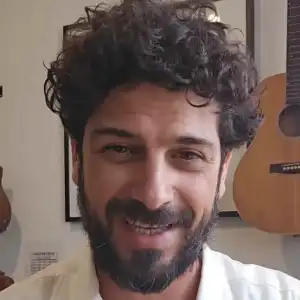 אביב אלוש