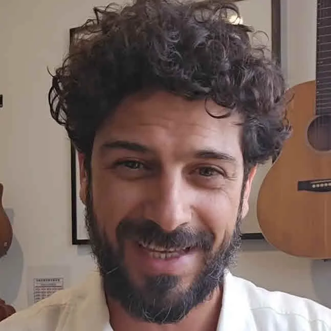 אביב אלוש